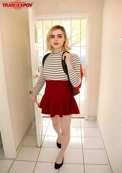 Ella Hollywood Starlet Student